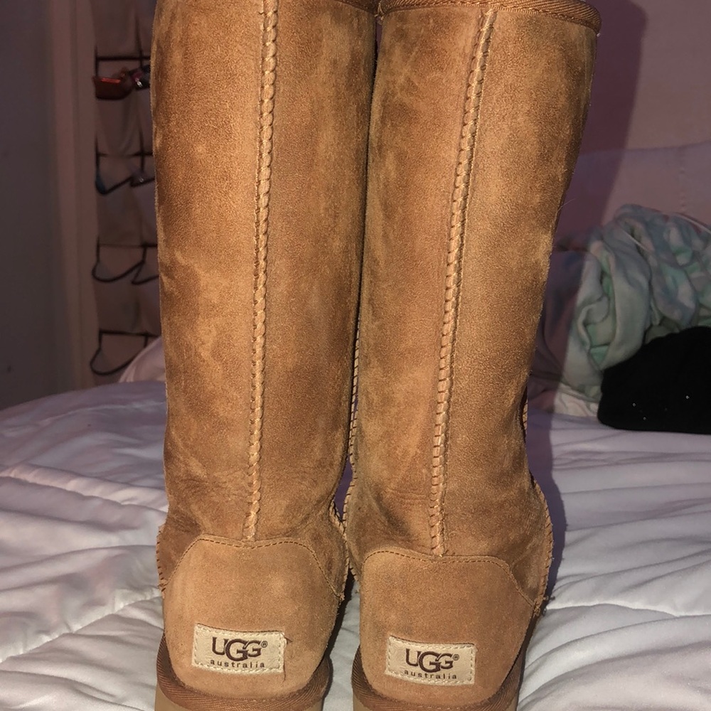 Uggs - Picture 3 of 6
